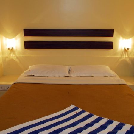Hotel Golden Palace Pvt Ltd 뭄바이 외부 사진