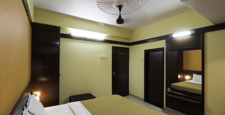 Hotel Golden Palace Pvt Ltd 뭄바이 외부 사진
