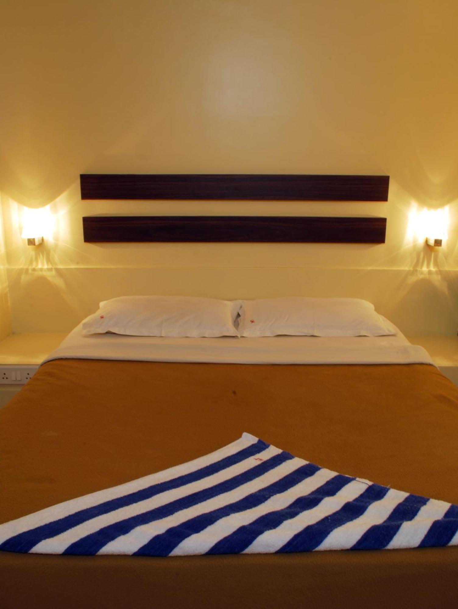 Hotel Golden Palace Pvt Ltd 뭄바이 외부 사진